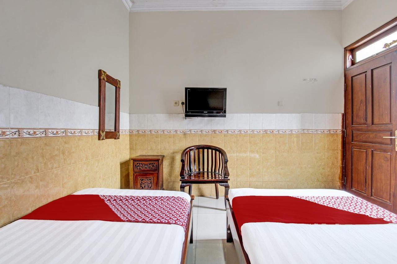 Oyo 91785 Hotel Srikandi Kalasan Tanjungtirto Exteriör bild