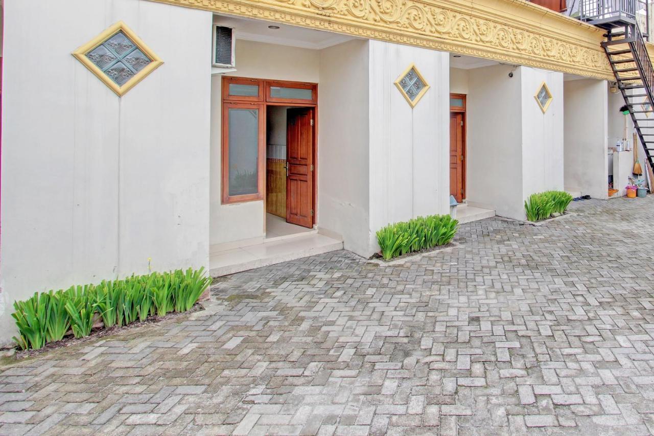 Oyo 91785 Hotel Srikandi Kalasan Tanjungtirto Exteriör bild